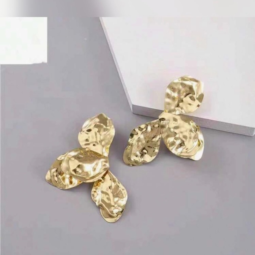 Vintage irregular petal shape Earrings